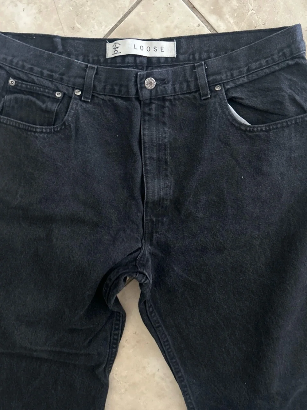 Men's VTG Arizona Loose Fit Denim Black Jeans With a Button Fly Sz 40/30